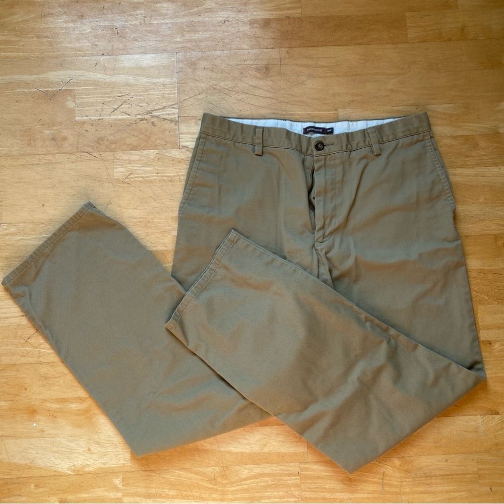Men’s Dockers Cotton Khaki Chinos Size 34 x 32